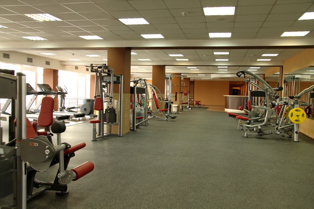 Фитнес шоссе. Alex Gym. Посетитель Alex Gym.