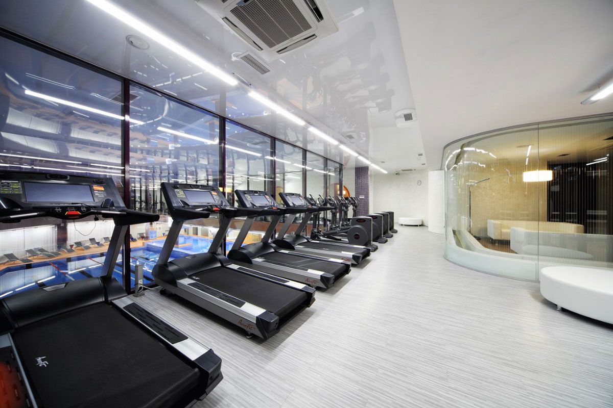 Фитнес клуб иркутск. Ion Fitness Club Spa Center Иркутск. Ион фитнес клуб Иркутск. Ion Fitness Иркутск бассейн. Фитнес клуб ion, фото Иркутск.